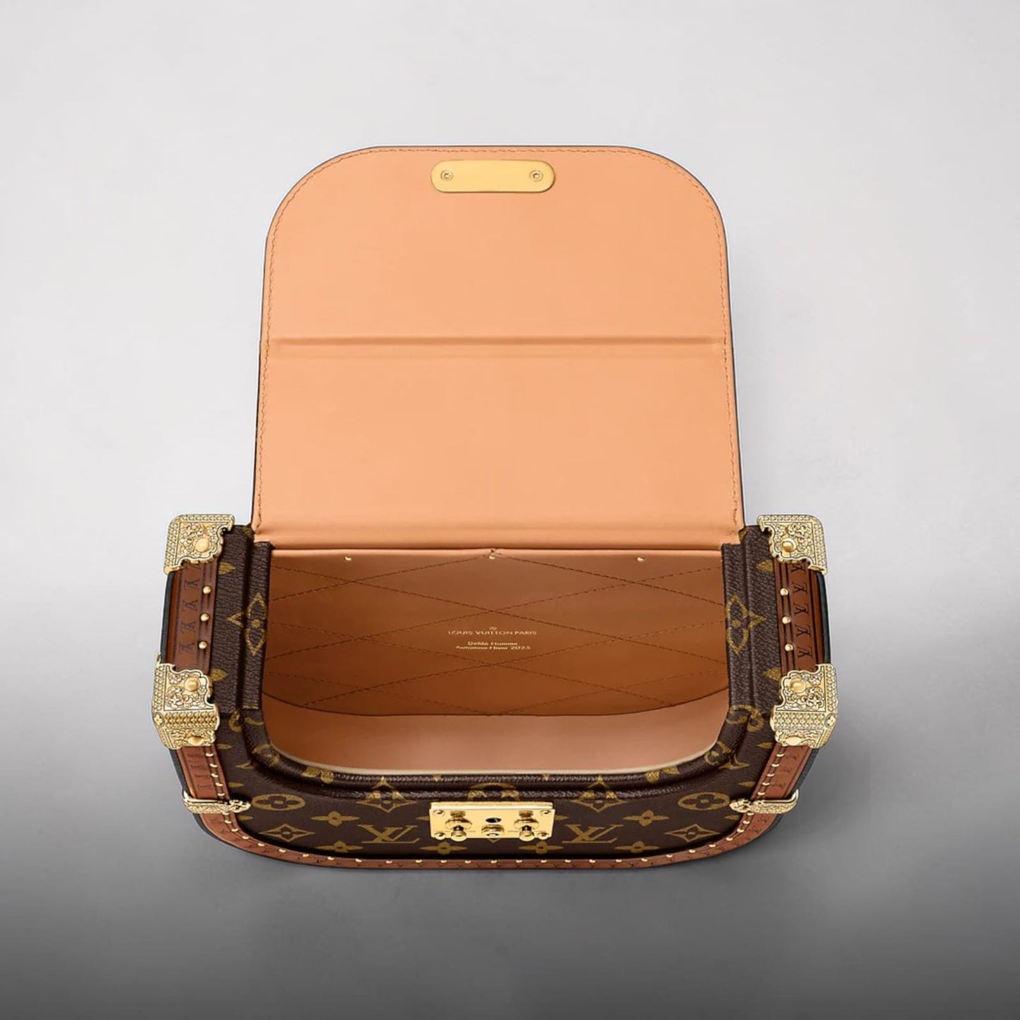 Montsouris Trunk | LOUIS VUITTON