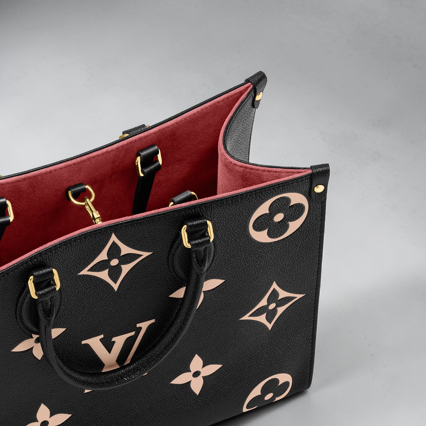 LOUIS VUITTON | Onthego tote bag