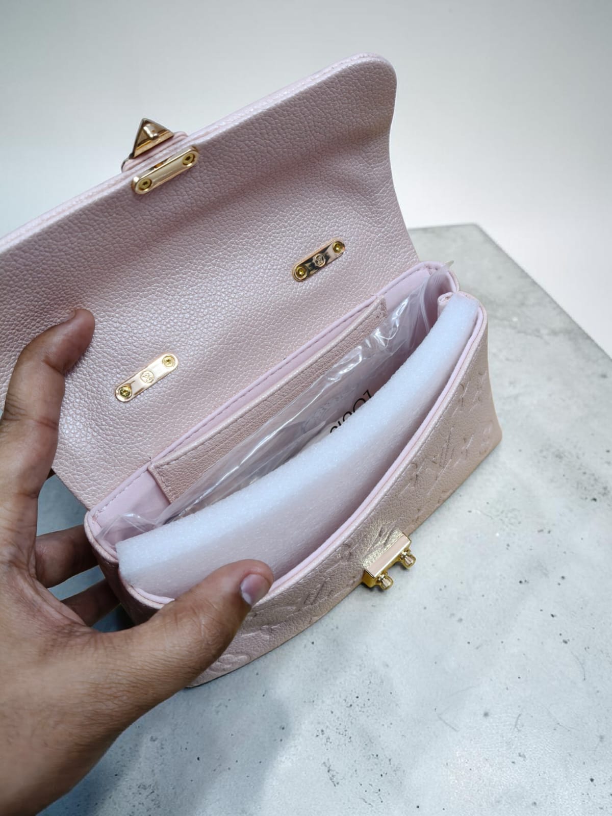 LOUIS VUITTON CREME BEIGE MONOGRAM MADELEINE MM CROSSBODY