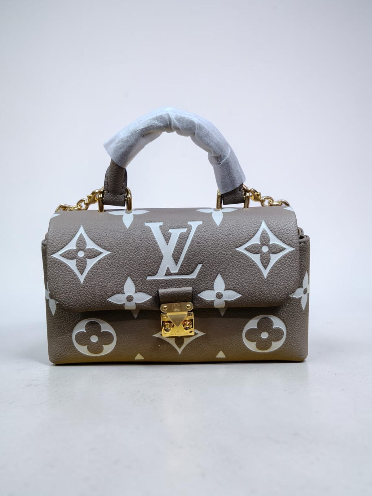 LOUIS VUITTON CREME BEIGE MONOGRAM MADELEINE MM CROSSBODY