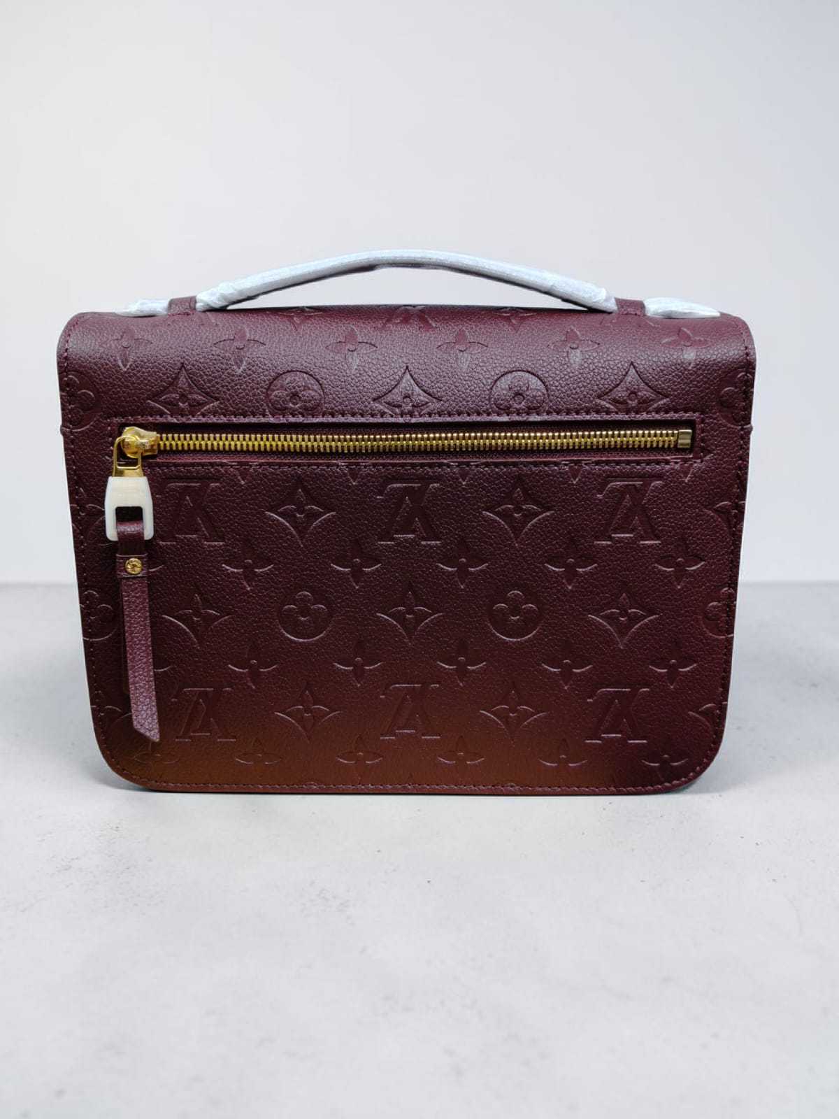 LOUIS VUITTON CREME BEIGE MONOGRAM MADELEINE MM CROSSBODY
